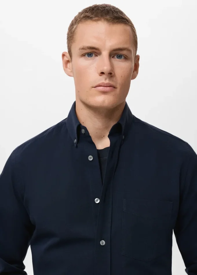 100% bavlna, košile s kapsou a regular fit střihem 100% bavlna, košile s kapsou a regular fit střihem