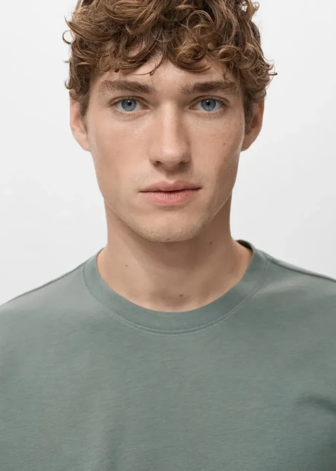 100% bavlna, slim fit tričko 100% bavlna, slim fit tričko