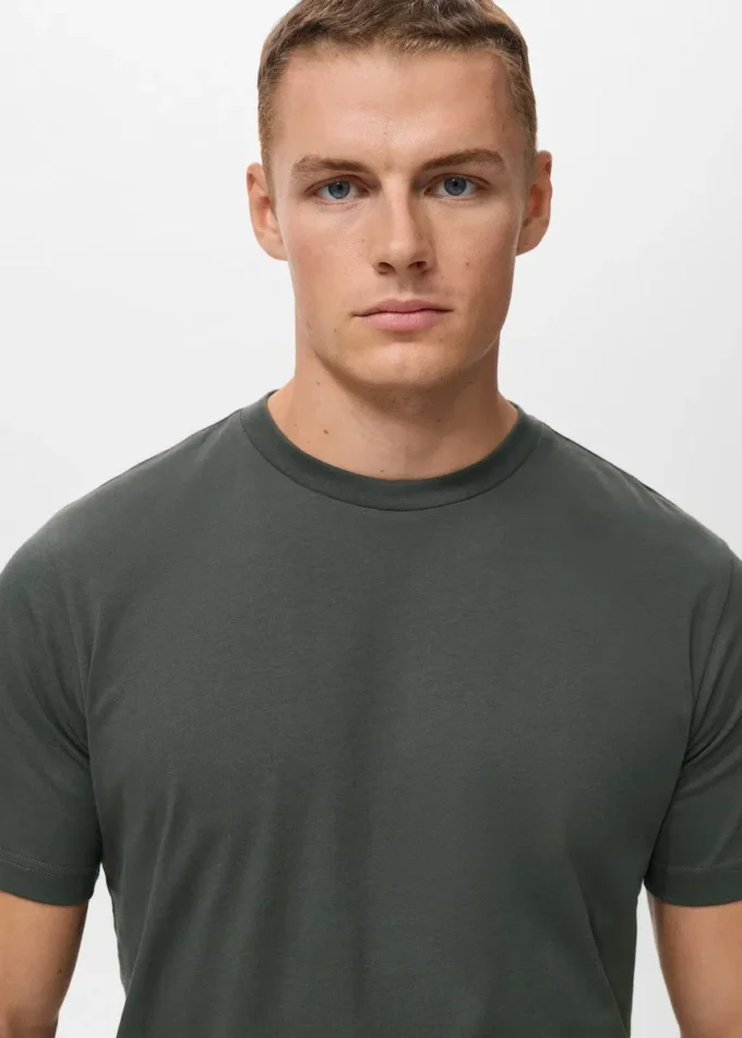 100% bavlna, slim fit tričko 100% bavlna, slim fit tričko