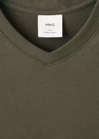 100% bavlna, slim fit, tričko s výstřihem do V