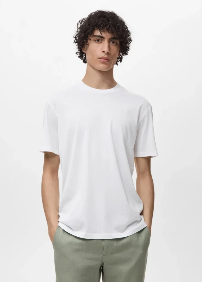 100% bavlněné tričko s pravidelným střihem 100% bavlněné tričko s pravidelným střihem