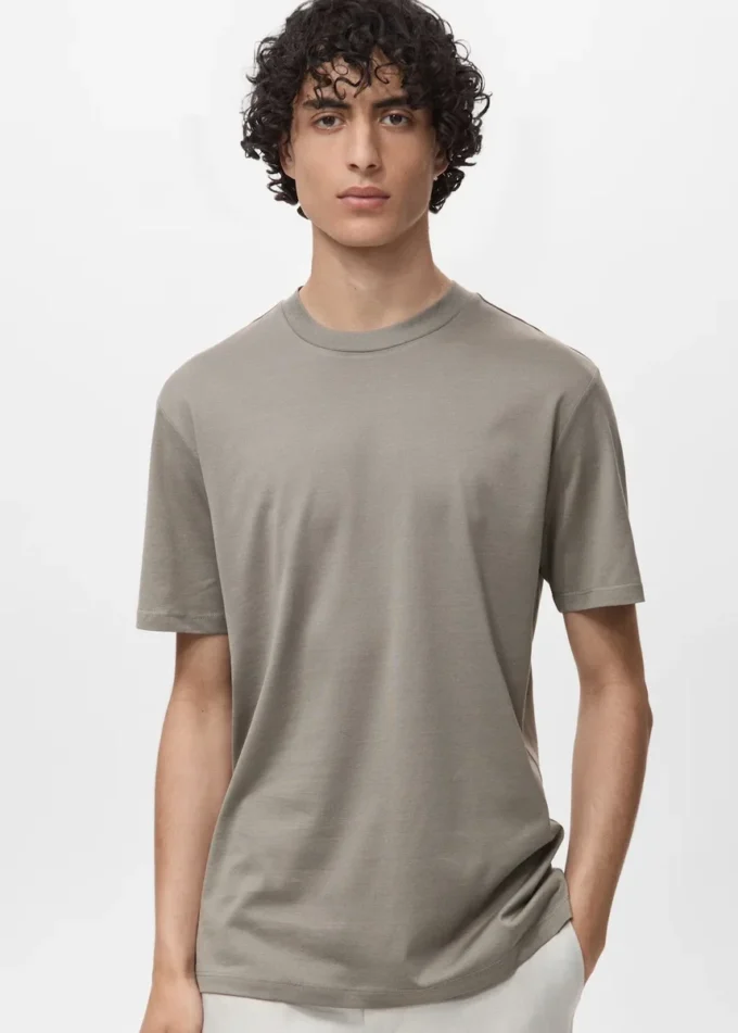 100% bavlněné tričko s pravidelným střihem 100% bavlněné tričko s pravidelným střihem