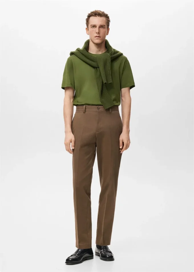 100% bavlněné tričko s pravidelným střihem 100% bavlněné tričko s pravidelným střihem