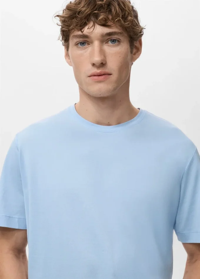 100% bavlněné tričko s pravidelným střihem 100% bavlněné tričko s pravidelným střihem