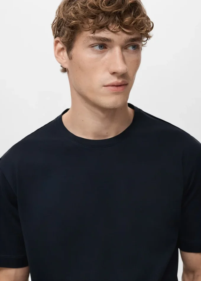 100% bavlněné tričko s pravidelným střihem 100% bavlněné tričko s pravidelným střihem