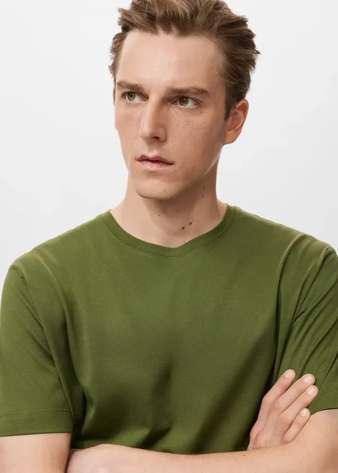 100% bavlněné tričko s pravidelným střihem 100% bavlněné tričko s pravidelným střihem