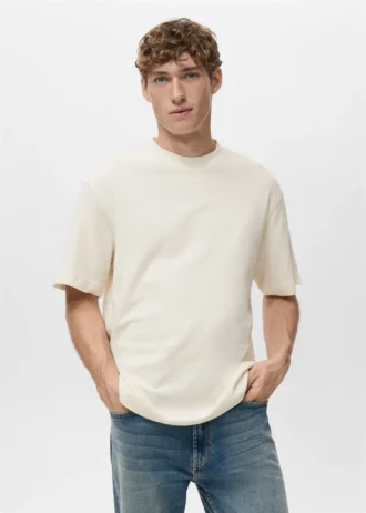 100% bavlněné tričko s volným střihem a strukturovaným povrchem 100% bavlněné tričko s volným střihem a strukturovaným povrchem