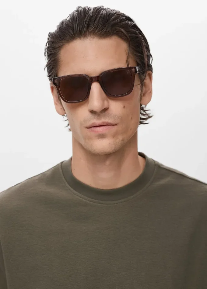 100% bavlněné tričko s volným střihem a strukturovaným povrchem 100% bavlněné tričko s volným střihem a strukturovaným povrchem