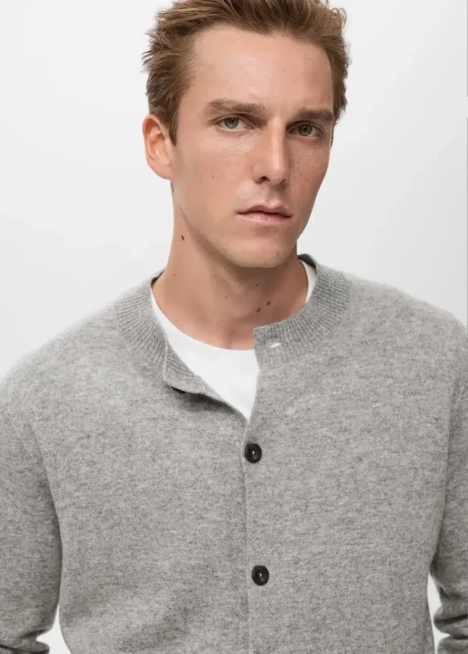 100% extra jemný vlněný svetr s knoflíky 100% extra jemný vlněný svetr s knoflíky