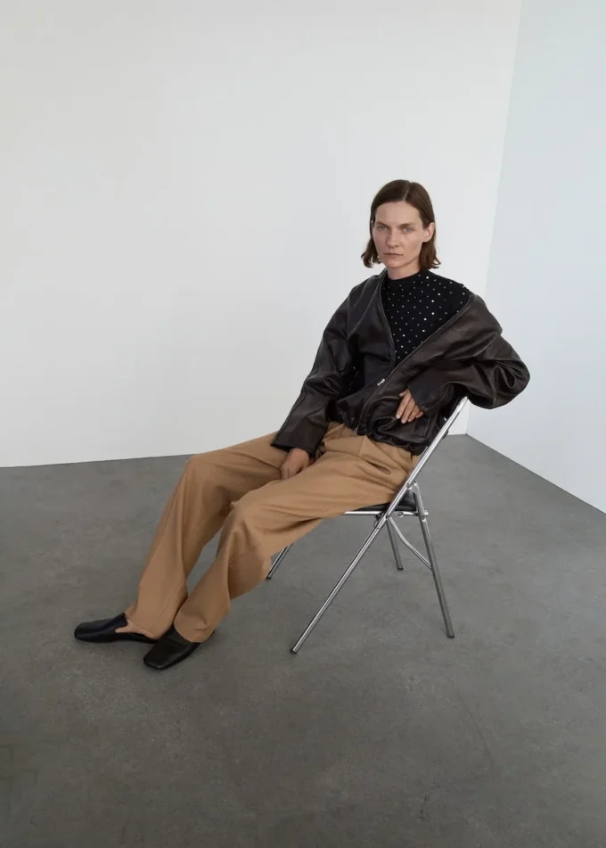 100% kožená bunda s kapucí 100% kožená bunda s kapucí