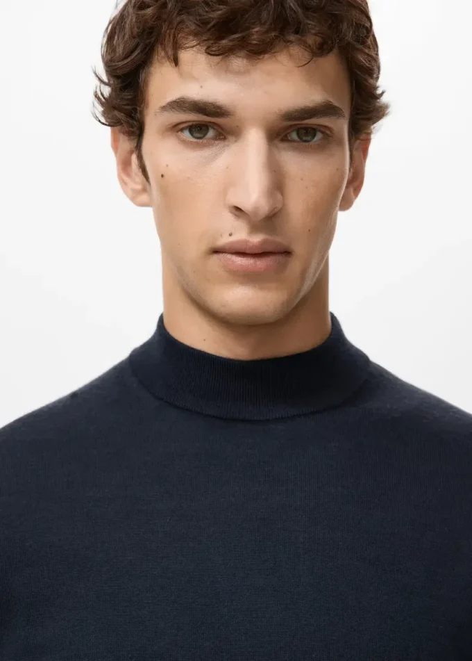 100% vlněný svetr s rolákem 100% vlněný svetr s rolákem