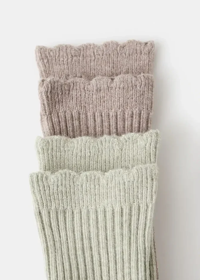 2 páry vzorovaných ponožek 2 páry vzorovaných ponožek