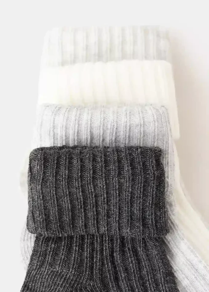 4 páry žebrovaných ponožek