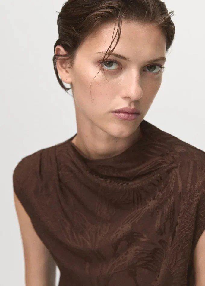 Žakárový top s květinovým potiskem Žakárový top s květinovým potiskem