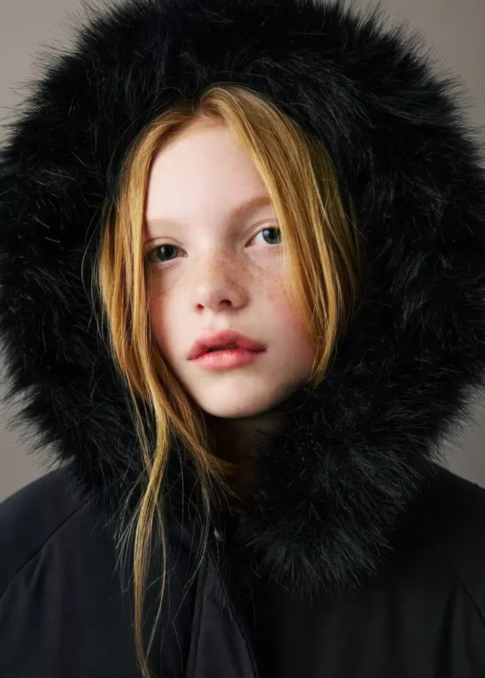 Anorak s kapucí s efektem ovčí kůže