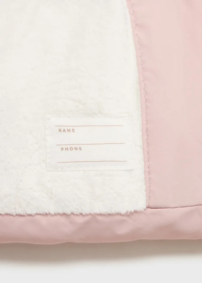 Anorak s kapucí s efektem ovčí kůže Anorak s kapucí s efektem ovčí kůže