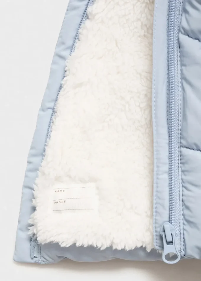 Anorak s kapucí s efektem ovčí kůže Anorak s kapucí s efektem ovčí kůže