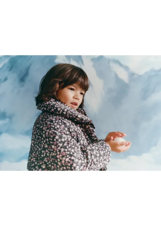 Anorak s květinovým potiskem a kožešinovým efektem Anorak s květinovým potiskem a kožešinovým efektem