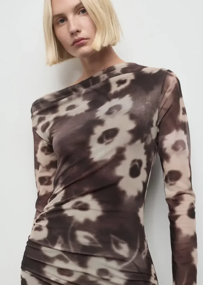 Asymetrické šaty s květinovým potiskem Asymetrické šaty s květinovým potiskem