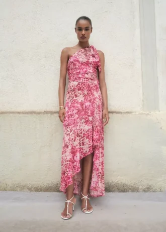 Asymetrické šaty s zvířecím potiskem