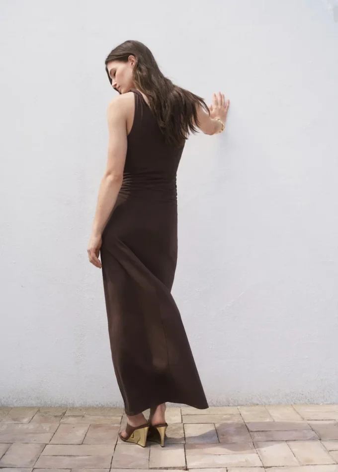 Asymetrické šaty se shromážděnými ramínky Asymetrické šaty se shromážděnými ramínky