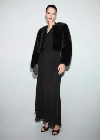 Asymetrické šaty se šátkem