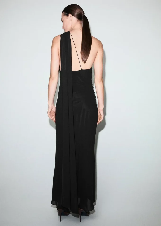 Asymetrické šaty se šátkem Asymetrické šaty se šátkem