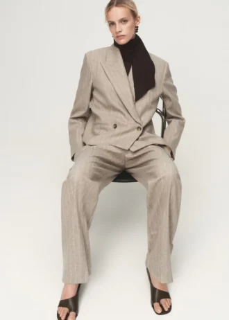 Asymetrické kožené sandály