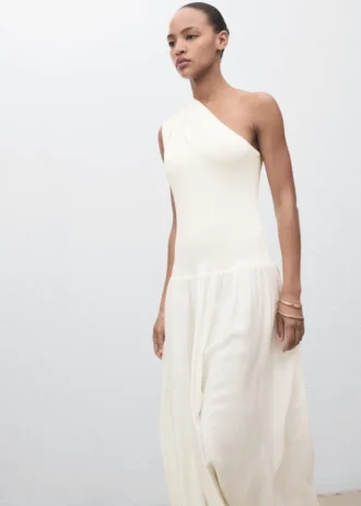 Asymetrické kombinované pletené šaty