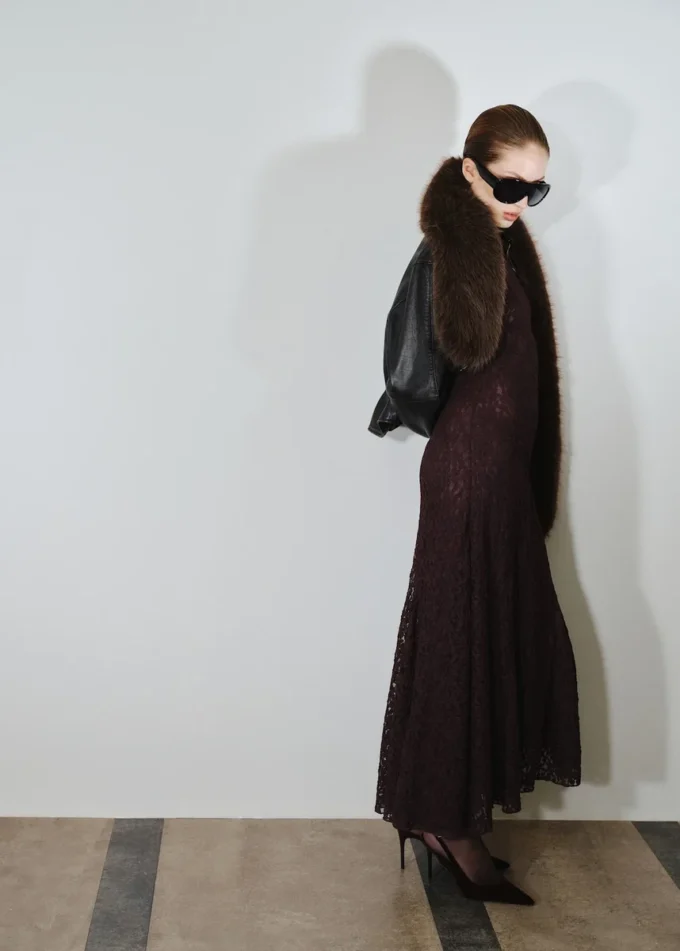 Asymetrické krajkové šaty Asymetrické krajkové šaty