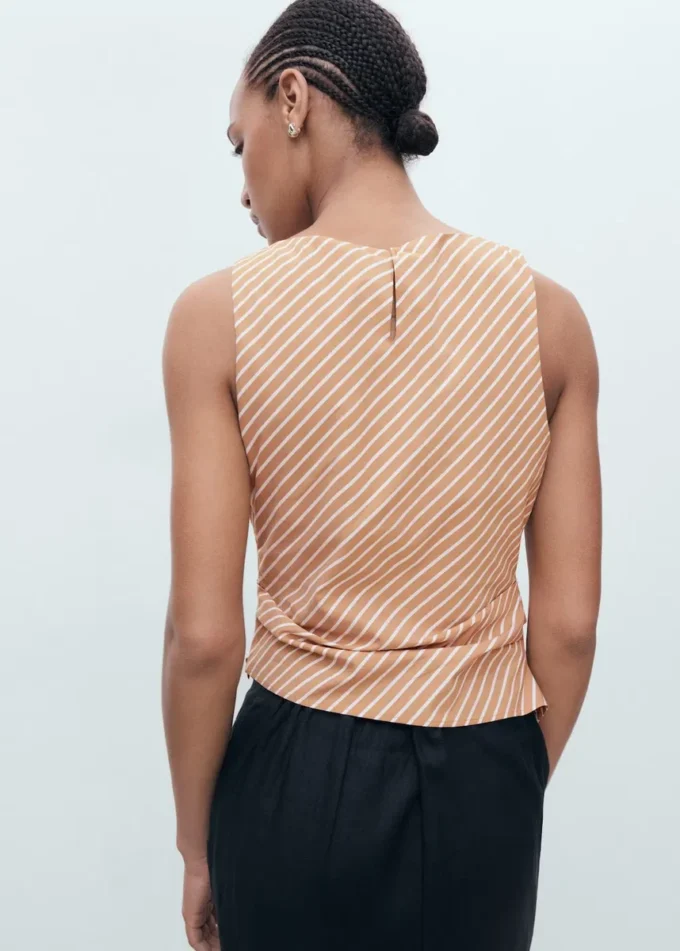 Asymetrický pruhovaný bavlněný top Asymetrický pruhovaný bavlněný top