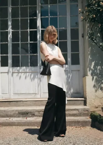 Asymetrický saténový top