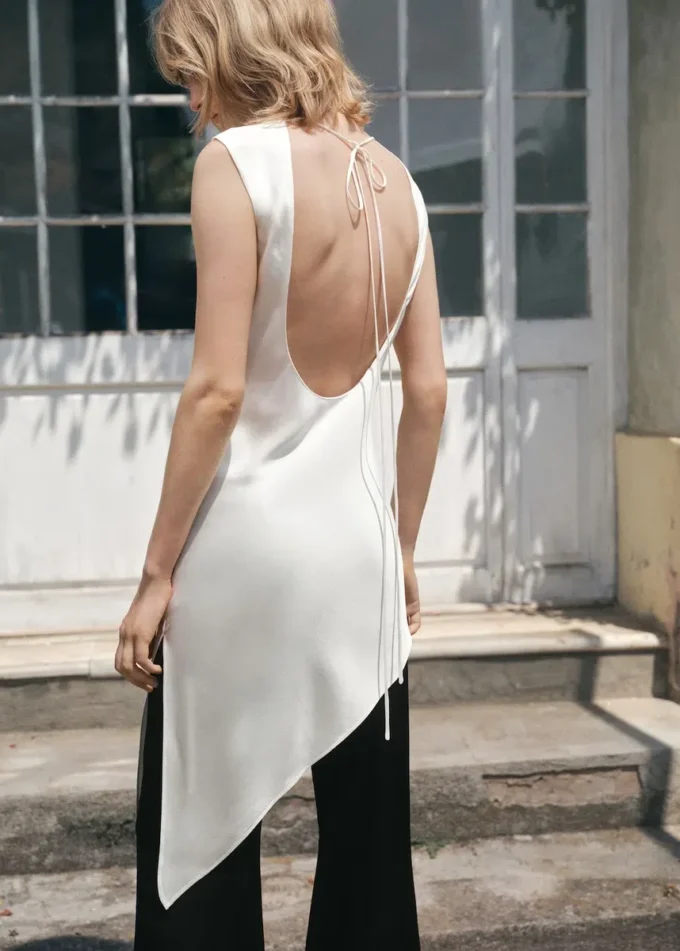 Asymetrický saténový top