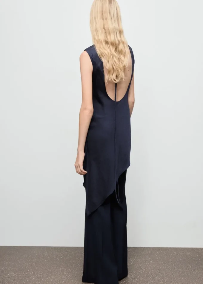 Asymetrický saténový top