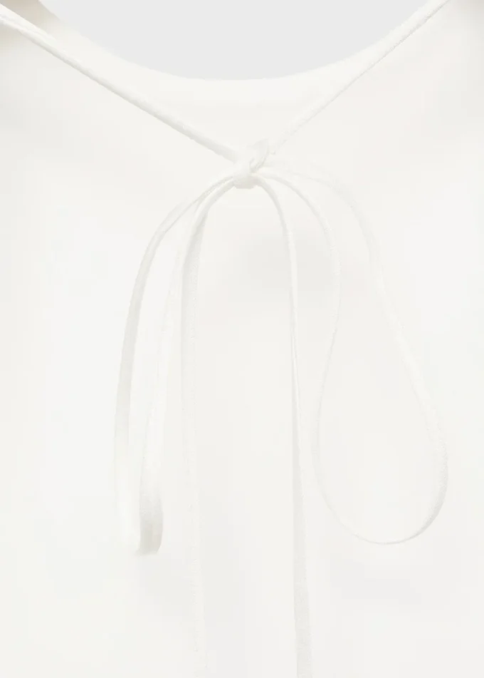 Asymetrický saténový top