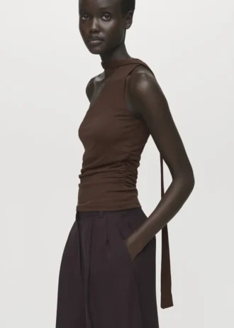 Asymetrický top s foulardem