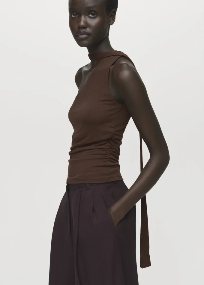 Asymetrický top s foulardem Asymetrický top s foulardem