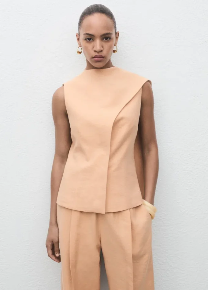 Asymetrický top s foulardem Asymetrický top s foulardem