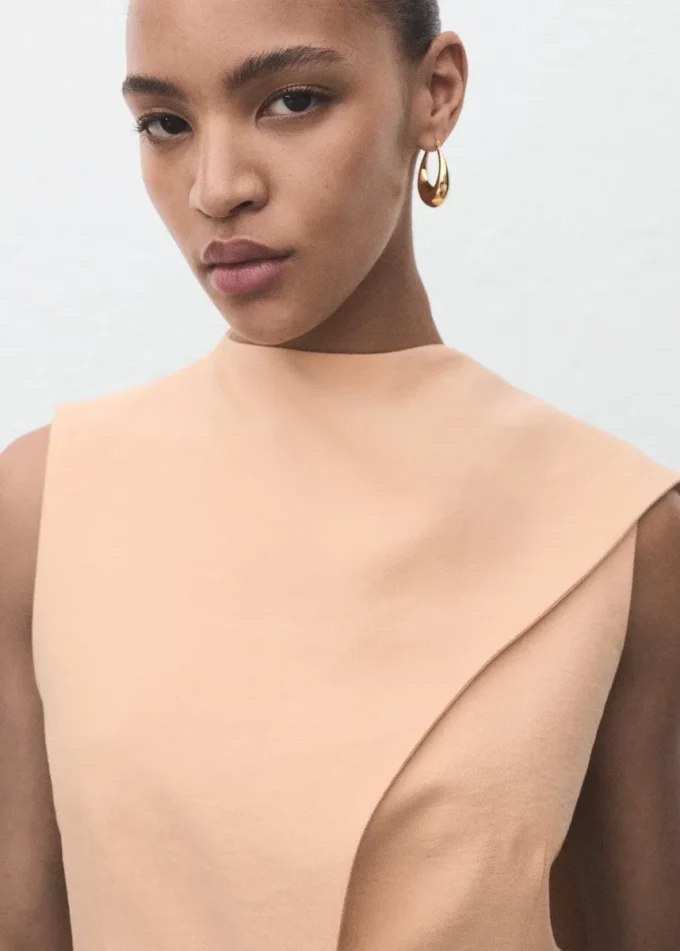 Asymetrický top s foulardem Asymetrický top s foulardem