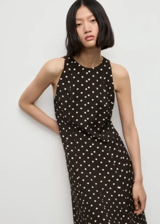 Šaty áčkového střihu s puntíky Šaty áčkového střihu s puntíky