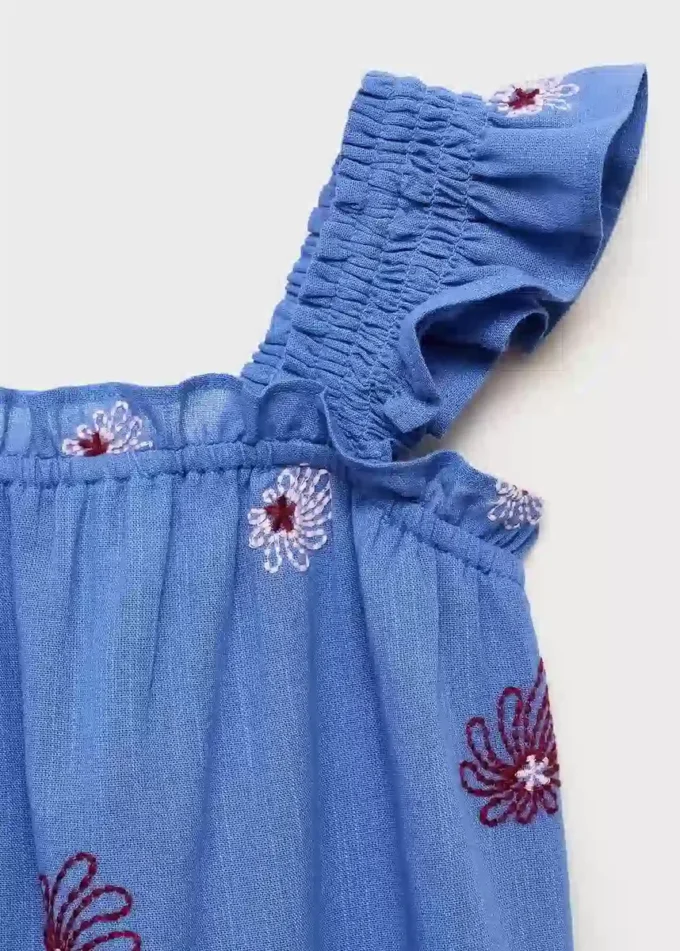 Šaty s květinovou výšivkou Šaty s květinovou výšivkou