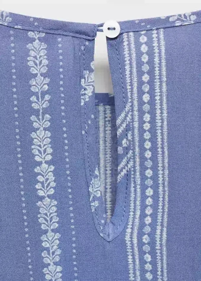 Šaty s květinovou výšivkou Šaty s květinovou výšivkou