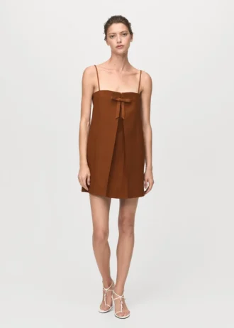 Šaty s mašlí u výstřihu