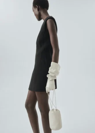 Šaty s našitou kapsou