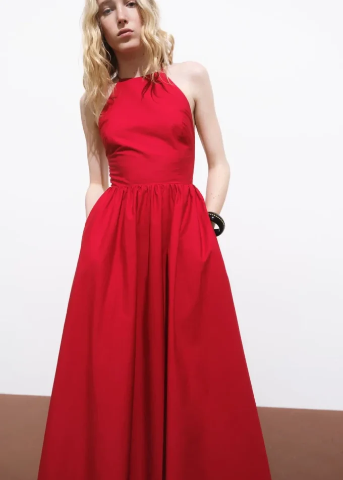 Šaty s překříženými ramínky Šaty s překříženými ramínky