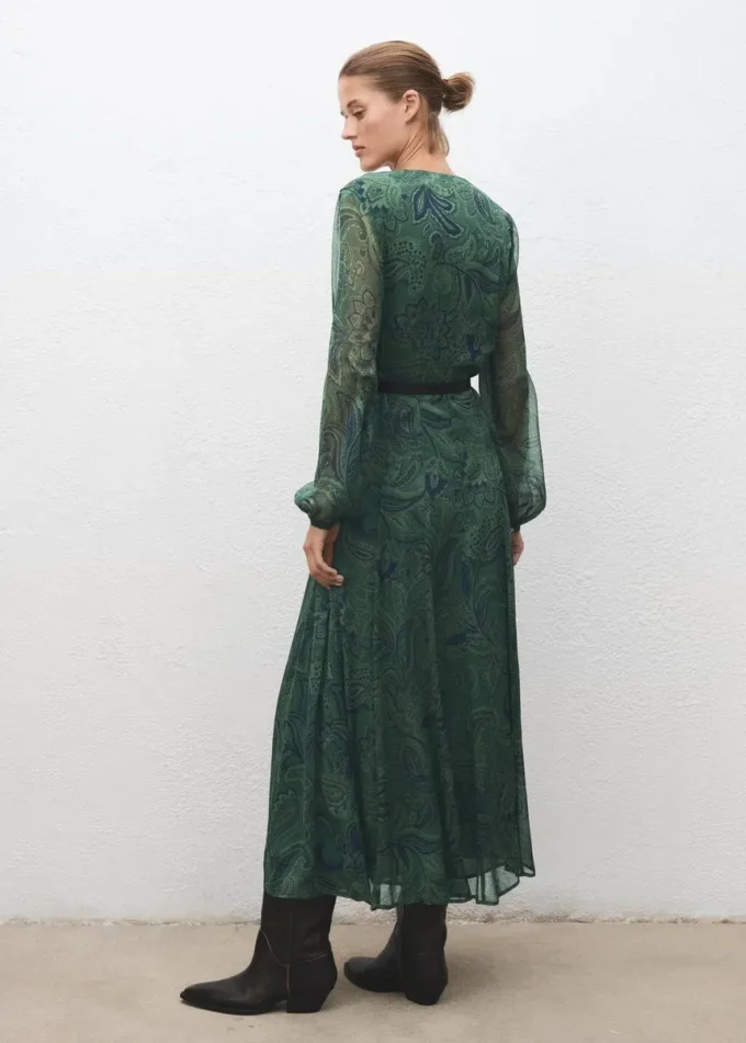 Šaty s potiskem a páskem Šaty s potiskem a páskem