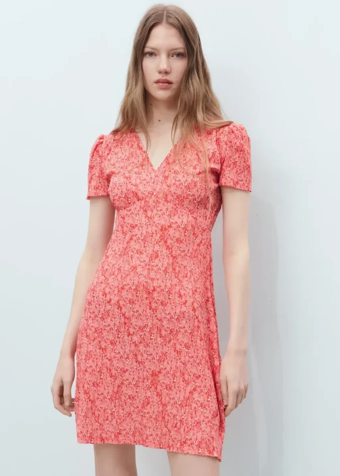 Šaty s potiskem a výstřihem do V Šaty s potiskem a výstřihem do V