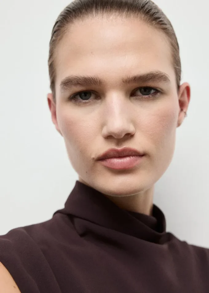 Šaty s rolákem a áčkovým střihem Šaty s rolákem a áčkovým střihem