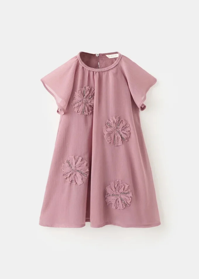 Šaty s výšivkou z korálků Šaty s výšivkou z korálků