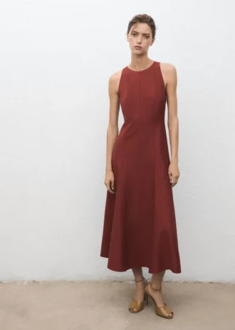 Šaty ve tvaru písmene A s godety